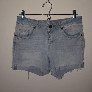 BLUE JEAN SHORTS